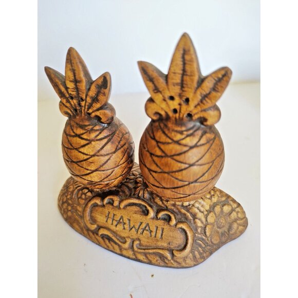 Treasure Craft Souvenir Pineapples Salt and Pepper Shaker Set - Picture 10 of 10